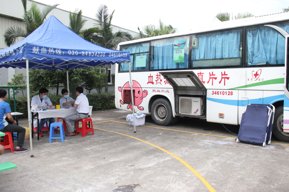 PA视讯平台员工参加无偿献血活动，用爱心为生命加油